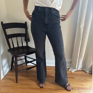 Black high waited flare jean